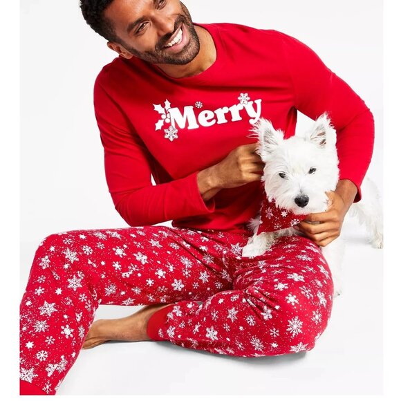 Family Pajamas Men's 2-Piece Pajama Set, Red Merry Christmas Snowflake - Picture 3 of 6